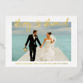 Vroege en gehuwde bruiloft Mr. & Mrs. Eerste Kerst Folie Uitnodiging (Voorkant)