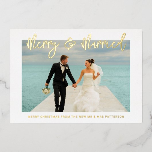 Vroege en gehuwde bruiloft Mr. & Mrs. Eerste Kerst Folie Uitnodiging (Voorkant)
