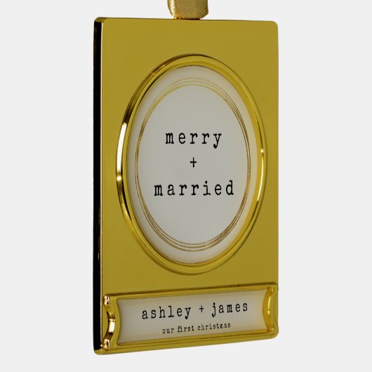 Vroege kerst van Merry & Married Pas getrouwd Verguld Banner Ornament (Rechts)