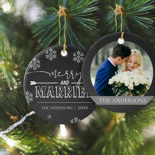Vroege kerstfoto van Merry and Married Typography Keramisch Ornament