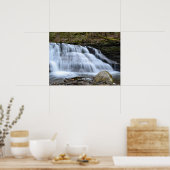Vroege lenteveravond in de waterval. Poster (Keuken)
