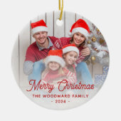 Vroegere kerstfamilie Foto rood script Keramisch Ornament (Voorkant)