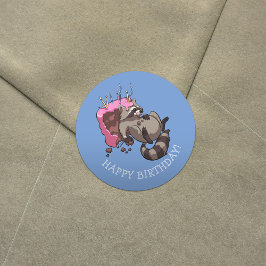 Vrolijk Birthday! Greedy Raccoon Cake Cartoon Ronde Sticker