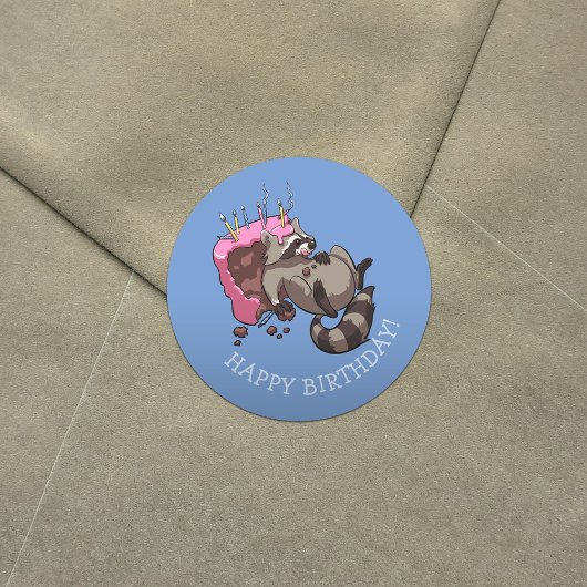 Vrolijk Birthday! Greedy Raccoon Cake Cartoon Ronde Sticker