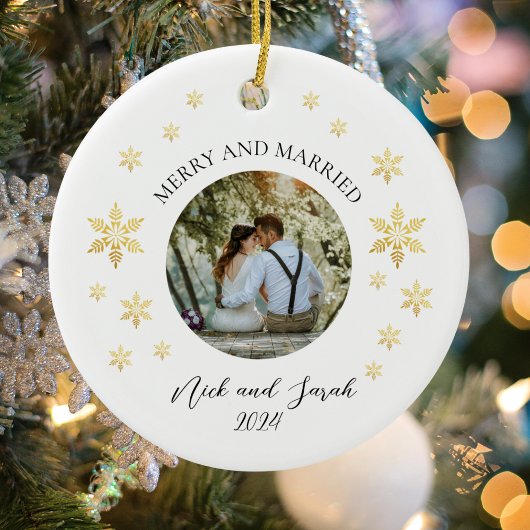 Vrolijk en getrouwd Foto Golden Snowflake Keramisch Ornament