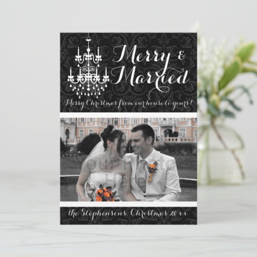 Vrolijk en getrouwd kroonluchter vakantiefoto feestdagenkaart (Staand voorkant)