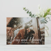 Vrolijk en getrouwd | Minimale eerste kerstfoto Feestdagenkaart (Staand voorkant)