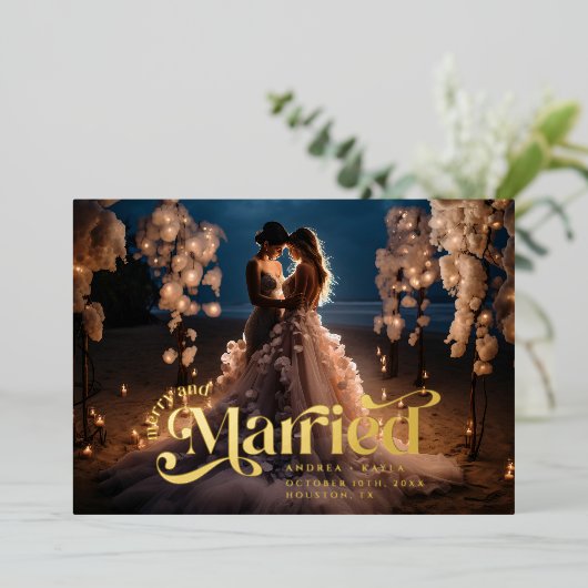 Vrolijk en getrouwd swirl vakantie bruiloft foto folie feestdagenkaart (Staand Voorkant)