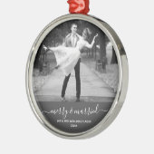 Vrolijk en getrouwd Tijdloos & Minimale Passen get Metalen Ornament (Links)