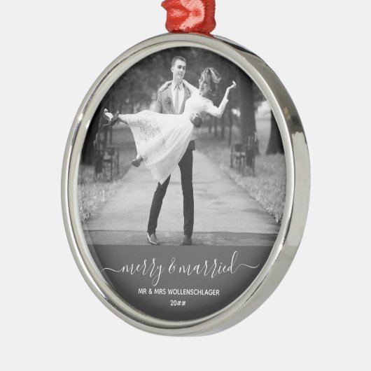 Vrolijk en getrouwd Tijdloos & Minimale Passen get Metalen Ornament (Links)