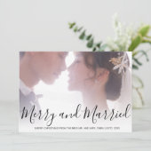 Vrolijk en getrouwd zwart-wit Pas getrouwd Elegant Feestdagenkaart (Staand voorkant)