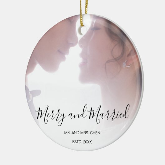 Vrolijk en getrouwd zwart-wit Pas getrouwd Elegant Keramisch Ornament (Links)