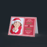 Vrolijk en helder kerstfeest. Foto van Red Stripe  Feestdagen Kaart<br><div class="desc">PRETTIGE FEESTDAGEN NL Moge uw vakantieseizoen vrolijk & helder zijn. Rode Streep Patroon ontwerp Kerstmis Fotokaarten met gepersonaliseerde foto en familienaam. Bijpassende kaarten,  gunsten en geschenken beschikbaar in de Kerstmis & Nieuwjaar categorie van onze winkel.</div>