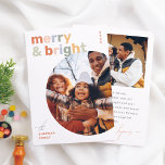 Vrolijk en helder kleurrijk kerstfotobudget<br><div class="desc">Breng een vleugje kleur en vreugde aan uw vakantie groeten met deze levendige "Merry & Bright" kerstfoto budget kaart. De voorkant is voorzien van gedurfde schreefloze letters in schattige pasteltinten, met een ronde familiefoto die een leuke, persoonlijke touch toevoegt. De cirkelvormige foto voegt een speelse draai toe, waardoor je familieportret...</div>