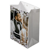 Vrolijk en helder modern Kerstmis paar foto Medium Cadeauzakje (Voorkant Gekanteld)