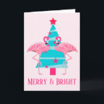 Vrolijk en helder roze Flamingo Beach Kerstmis Feestdagen Kaart<br><div class="desc">Aangepaste gepersonaliseerde Merry and Bright Pink Flamingos Beach kerstboom wenskaart in klassiek roze,  turquoise en blauwgroen tropisch kleurenpalet. Een kerstkaart voor iedereen die bij het zee woont. U kunt deze kaart ook digitaal downloaden om te verzenden via e-mail of tekst,  of om thuis af te drukken!</div>