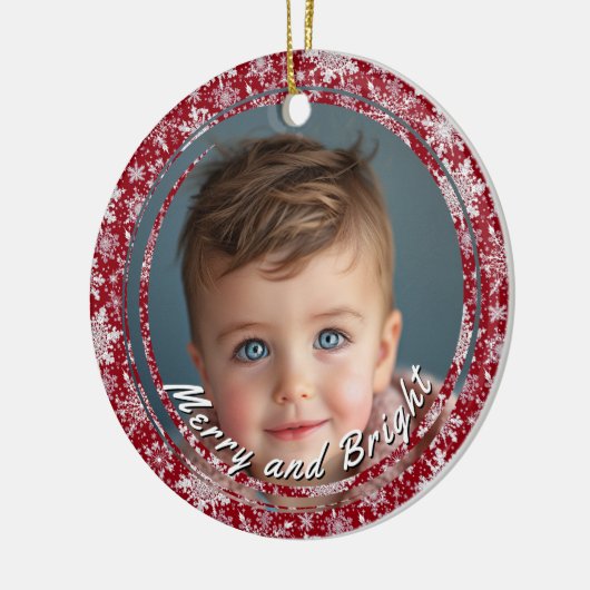 Vrolijk en helder sneeuwvlokken rood aangepaste ki keramisch ornament (Links)