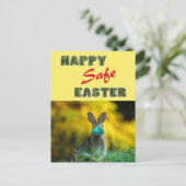 Vrolijk en veilig Pasen | Cute Funny Rabbit met Ma Feestdagenkaart (Staand voorkant)