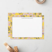 Vrolijk geel en roze bloemenpatroon met naam notitiekaartje (Voorkant / Achterkant in situ)