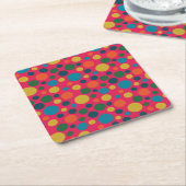Vrolijk geel en sinaasappel op roze stippen kartonnen onderzetters (Schuin)