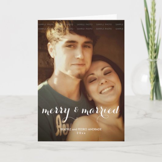 Vrolijk Getrouwd Kerstfoto White Script Vakantie Feestdagen Kaart (Voorkant)