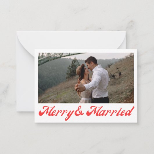 vrolijk & getrouwd, pasgetrouwden foto rood script notitiekaartje (Voorkant)