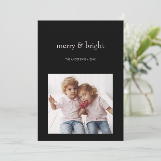 Vrolijk & Helder Kerstmis Roze en Zwart Foto Feestdagenkaart (Staand voorkant)