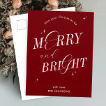 Vrolijk & Helder Rood Script Niet Foto Kerstmis Feestdagenkaart<br><div class="desc">Vrolijk & Helder vakantiekaartontwerp in feestelijk rood en wit met elegante scriptlettertypen. Dit volledig bewerkbare ontwerp van de Kerstmiskaart omvat ruimte voor jouw naam evenals ruimte om uw gepersonaliseerde bericht toe te voegen. Maak dit vakantieseizoen extra speciaal met deze moderne feestelijke wenskaart.</div>