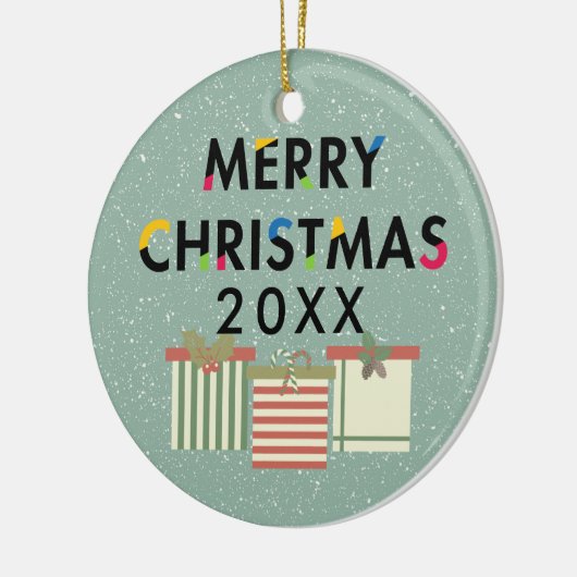 Vrolijk kerstcadeaudozen keramisch ornament (Links)