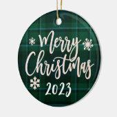 Vrolijk Kerstfeest 2023 Groen Plaid Keramisch Ornament (Links)