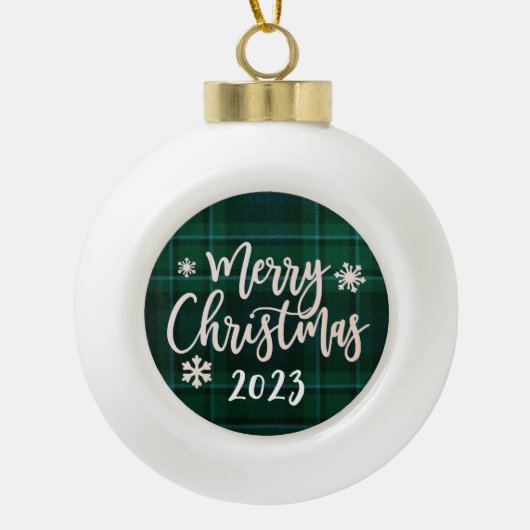 Vrolijk Kerstfeest 2023 Groen Plaid Keramische Bal Ornament (Voorkant)