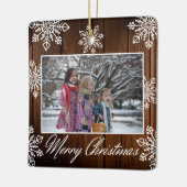 Vrolijk kerstfeest 2 Foto Rustic Wood Snowflakes Keramisch Ornament (Links)