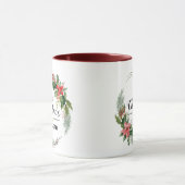 Vrolijk Kerstfeest Bloemenkrans en Script Maroon Mok (Midden)