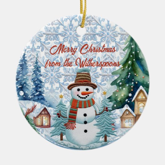 Vrolijk Kerstfeest Charmante Sneeuwman Village Mon Keramisch Ornament (Voorkant)