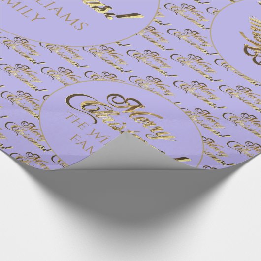 Vrolijk kerstfeest Elegant Gold Script Lila Paars Cadeaupapier (Hoek)