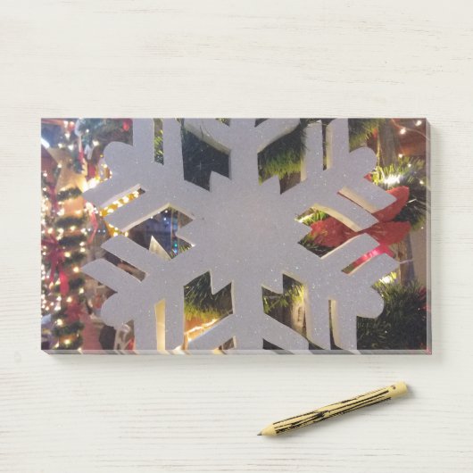 Vrolijk kerstfeest en een gelukkig nieuwjaar sneeu post-it® notes (Op bureau)