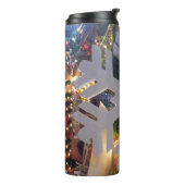 Vrolijk kerstfeest en een gelukkig nieuwjaar sneeu thermosbeker (Gedraaid links)