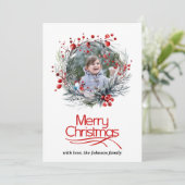 Vrolijk kerstfeest en krans met rode bessen foto feestdagenkaart (Staand voorkant)