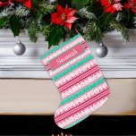 Vrolijk kerstfeest en lelijke trui wensen grote kerstsok<br><div class="desc">Bereid je voor op het vakantiefeest van het seizoen met onze Ugly Sweater Christmas Stocking! Deze feestelijke en leuke designkenmerken en lelijk truitjespatroon op retro rode en groene kleuren, die perfect aansluiten bij ons Merry Christmas & Ugly Christmas Sweater Reindeer Collectie voor die perfecte vakantievibe. Of je nu familie, vrienden...</div>