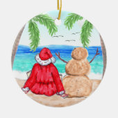 Vrolijk kerstfeest en Snowman op strand Keramisch Ornament (Voorkant)