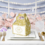 Vrolijk Kerstfeest Feestelijk Foliage Goud  Deco Bedankdoosjes<br><div class="desc">'Merry Christmas' feestelijk gebladerte Lijst, decoratieve bloeit, klassiek goud en wit, elegant en stijlvol art deco vakantiefeest gunstbox. De basisachtergrond kan worden gewijzigd in elke kleur van uw keuze. Ontworpen / origineel kunstwerk van fat * fa * tin. Eenvoudig te personaliseren met uw eigen tekstbericht, naam, foto of afbeelding. Meer...</div>