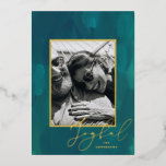 Vrolijk kerstfeest. Gouden abstracte groene olienb Folie Feestdagenkaart<br><div class="desc">Gouden moderne abstracte olieborstelstreek kerstfotokaart "Joyful" in groene,  donkerkleurige blauwgroen kleuren. Neem contact met me op als je extra items nodig hebt.</div>