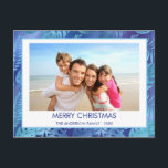 VROLIJK KERSTFEEST HAWAÏAANSE TROPISCHE BLAUWE FOT FEESTDAGENKAART<br><div class="desc">Blauwe gloeilamp Faux Folie Vrolijk Kerstfeest Hawaiiaanse Tropische Palm Leaf Familie Foto Kerstvakantie Kaart. Het afbeelding en de familienaam kunnen worden vervangen op dit eenvoudige strand of kustvakantie kerstkaart.</div>