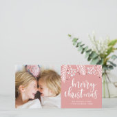 Vrolijk kerstfeest in roze feestdagenkaart (Staand voorkant)