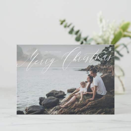 Vrolijk kerstfeest in script op full-bleed foto feestdagenkaart (Staand voorkant)
