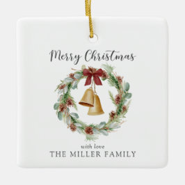 Vrolijk kerstfeest, loof krans met gouden klokken keramisch ornament