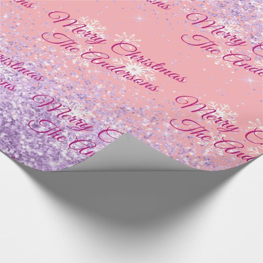Vrolijk kerstfeest, namen, fuchsia script, glitter cadeaupapier (Hoek)