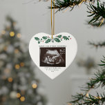 Vrolijk kerstfeest oma Zwangerschap Aankondiging Keramisch Ornament<br><div class="desc">Het is altijd een goed moment om dit spannende nieuws te delen met je naaste en beste. Perfect kerstcadeauidee voor de oma om met ultrasone foto te zijn. Pas deze unieke aankondigingsvertoning aan, voeg uw details toe en laat iedereen over dit speciale nieuws weten. Geweldig geschenk voor nieuwe ouders en...</div>