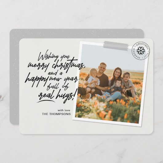 Vrolijk kerstfeest Real Hugs Script Grey Photo Feestdagenkaart (Voorkant / Achterkant)