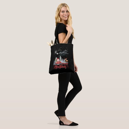 Vrolijk kerstfeest  rode kerstcadeautjes tote bag (Op model)